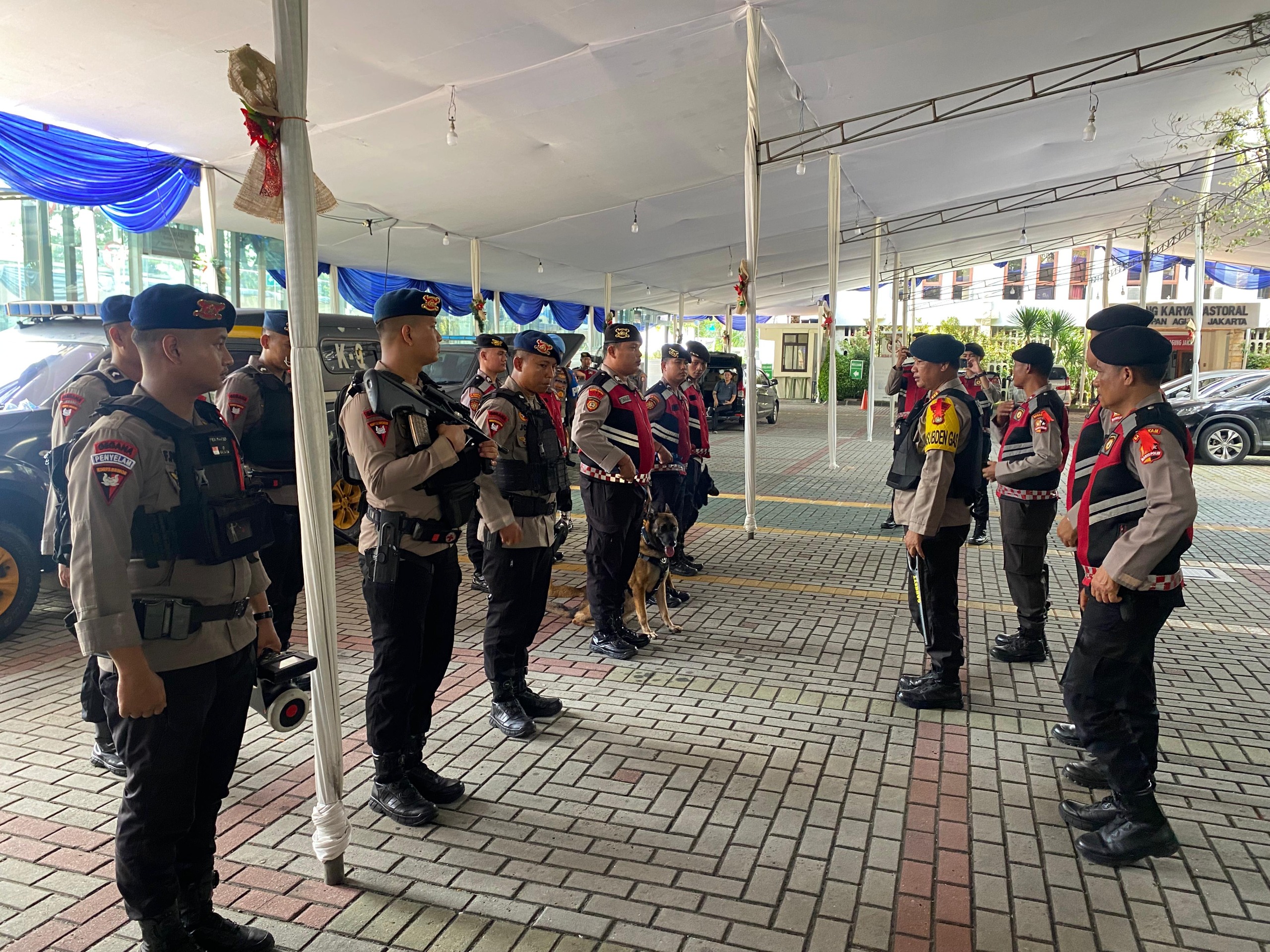 Sterilisasi Gereja Katedral, Jakarta Pusat, Brimob PMJ Pastikan Keamanan Ibadah Natal