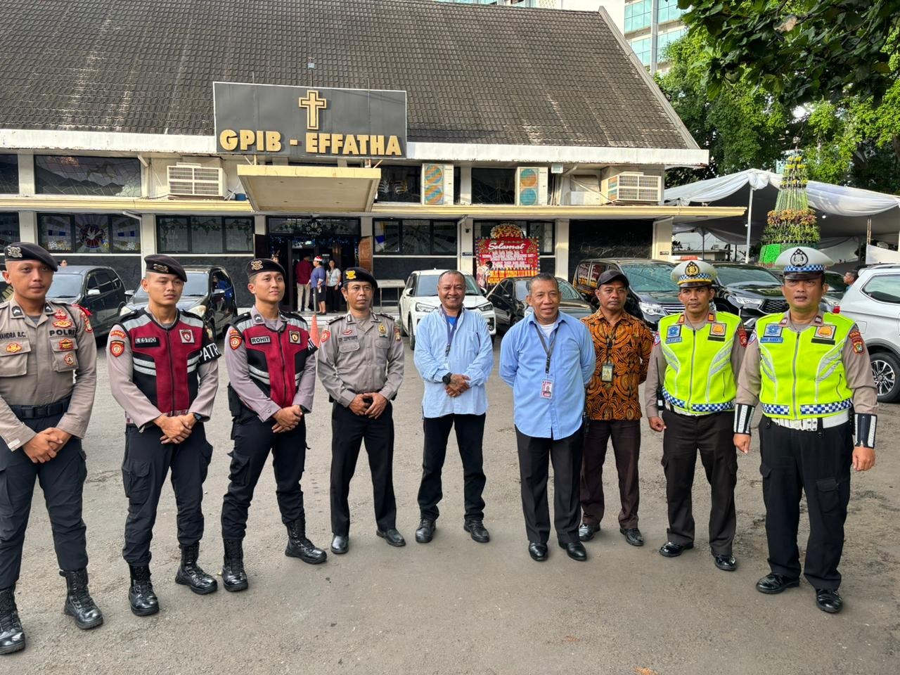 Polda Metro Jaya Gelar Patroli Sore, Hadirkan Rasa Aman bagi Umat Natal di Jakarta Polda Metro Jaya Gelar Patroli Sore, Hadirkan Rasa Aman bagi Umat Natal di Jakarta