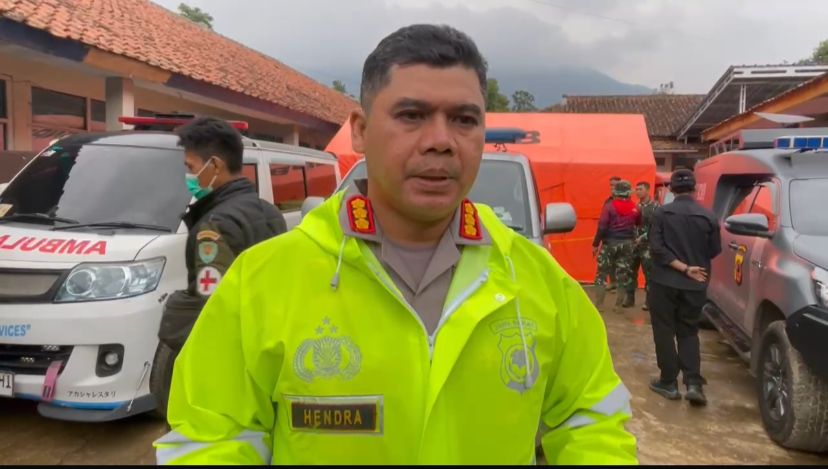 Polda Jabar Update Kembali Penanganan Korban Bencana Longsor Cisarua, Pos DVI Terima 25  Kantong Jenazah