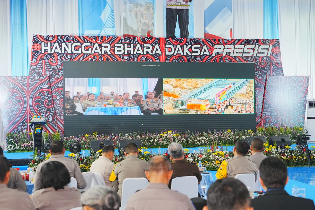 Percepat Pemulihan Akses, Kapolri Pantau Pembangunan Jembatan Bailey di Sumbar Percepat Pemulihan Akses, Kapolri Pantau Pembangunan Jembatan Bailey di Sumbar