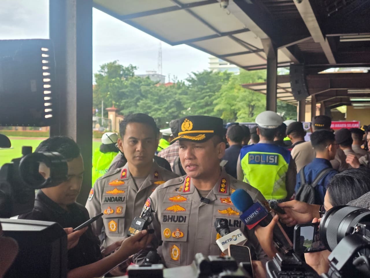 Polda Metro Jaya Laksanakan Pelayanan Penyampaian Aspirasi Mahasiswa, Rekayasa Lalu Lintas Bersifat Situasional Polda Metro Jaya Laksanakan Pelayanan Penyampaian Aspirasi Mahasiswa, Rekayasa Lalu Lintas Bersifat Situasional