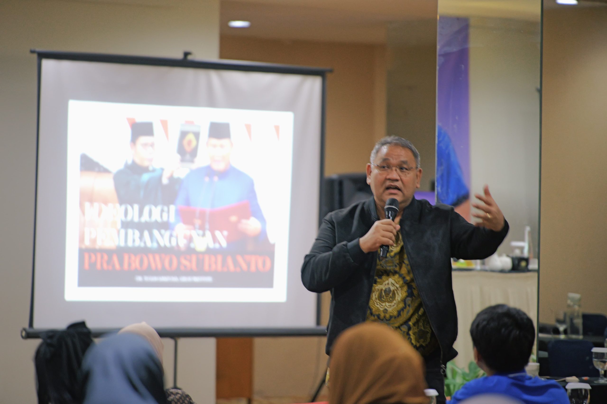Ideologi Pembangunan Prabowo Jawaban untuk Kegelisahan di “Paradoks Indonesia”